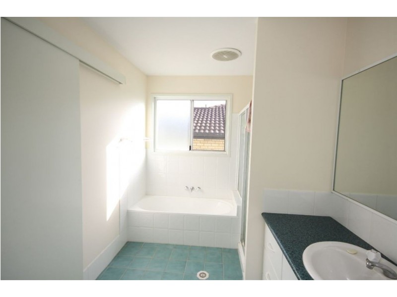 4 Buliti Street, Hope Island QLD 4212