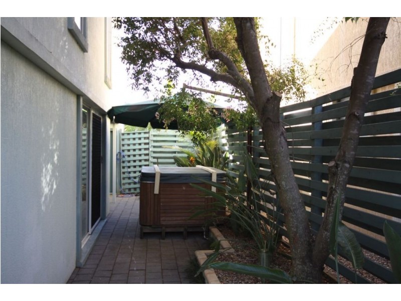 4 Buliti Street, Hope Island QLD 4212