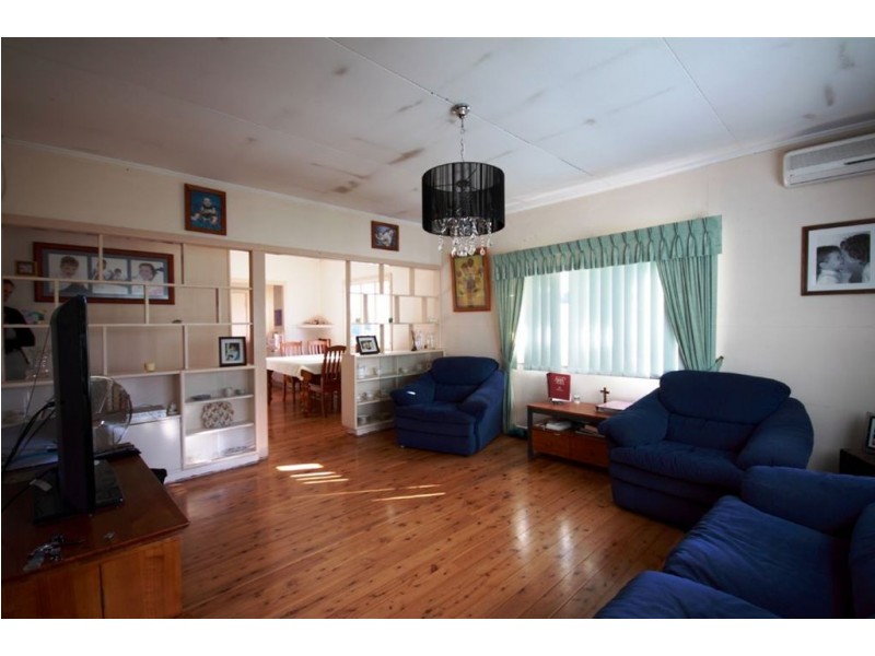 98 Wilson Street, Labrador QLD 4215