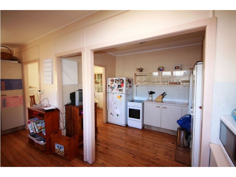 98 Wilson Street, Labrador QLD 4215