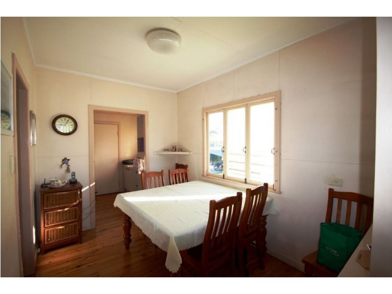 98 Wilson Street, Labrador QLD 4215