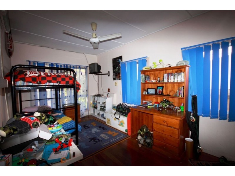 98 Wilson Street, Labrador QLD 4215