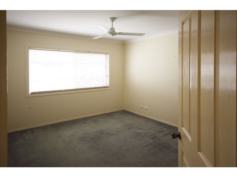 2/52 Bayview Street, Runaway Bay QLD 4216