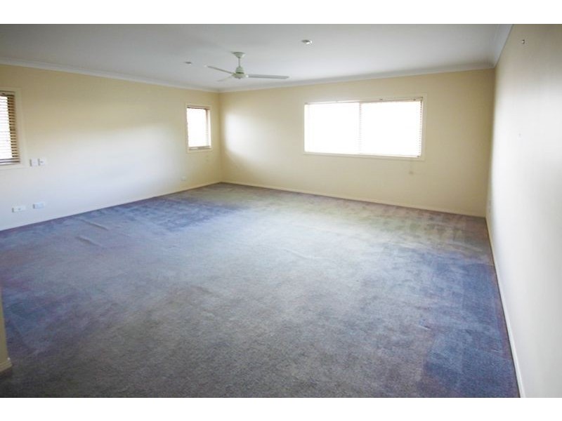 2/52 Bayview Street, Runaway Bay QLD 4216