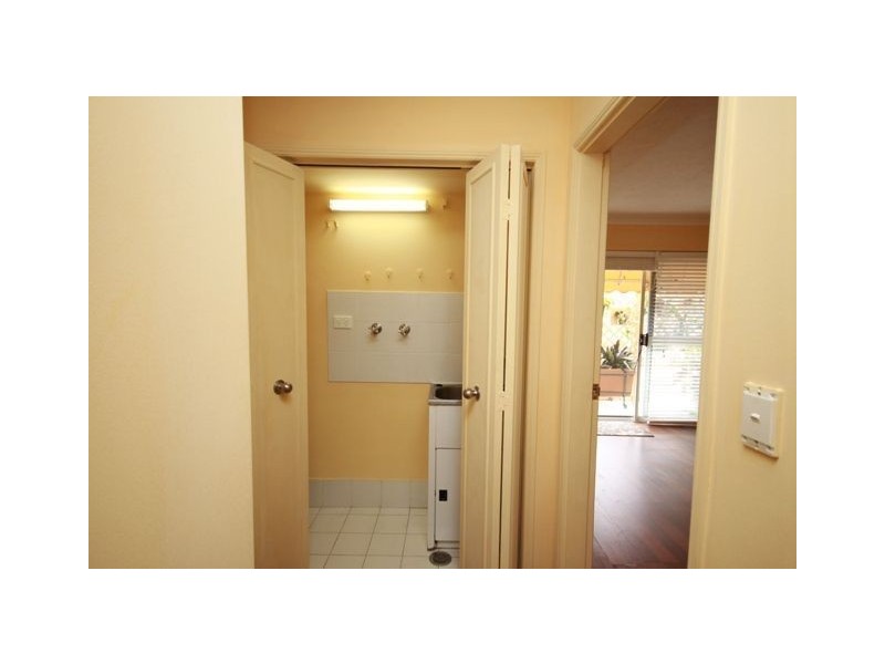 3/15 Esplanade West, Paradise Point QLD 4216