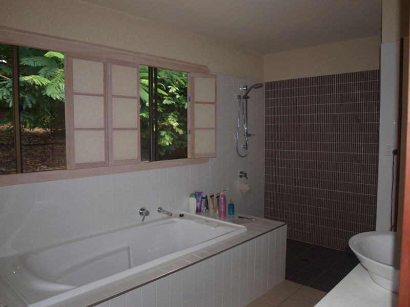 4 Woodvale Drive, Tallai QLD 4213