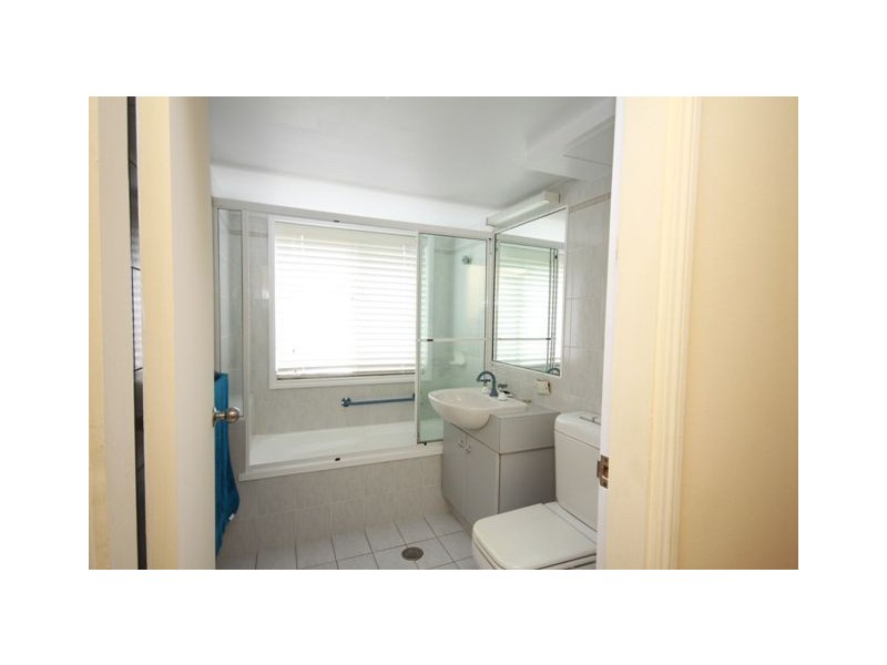3/15 Esplanade West, Paradise Point QLD 4216