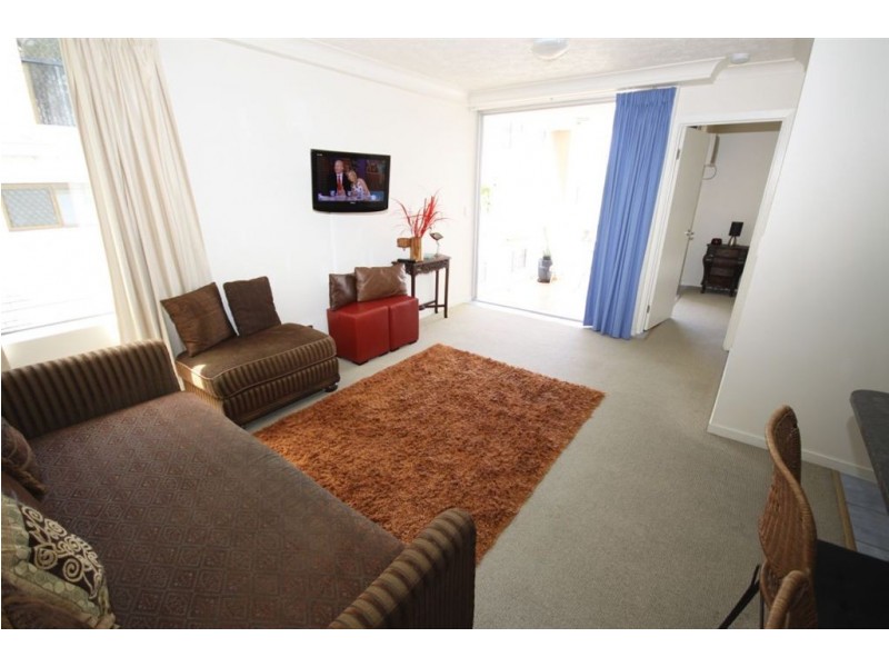 8/130 Marine Parade, Southport QLD 4215