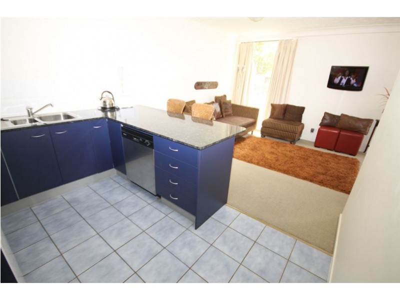 8/130 Marine Parade, Southport QLD 4215