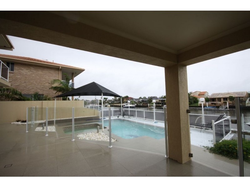 10 Sundance Way, Runaway Bay QLD 4216