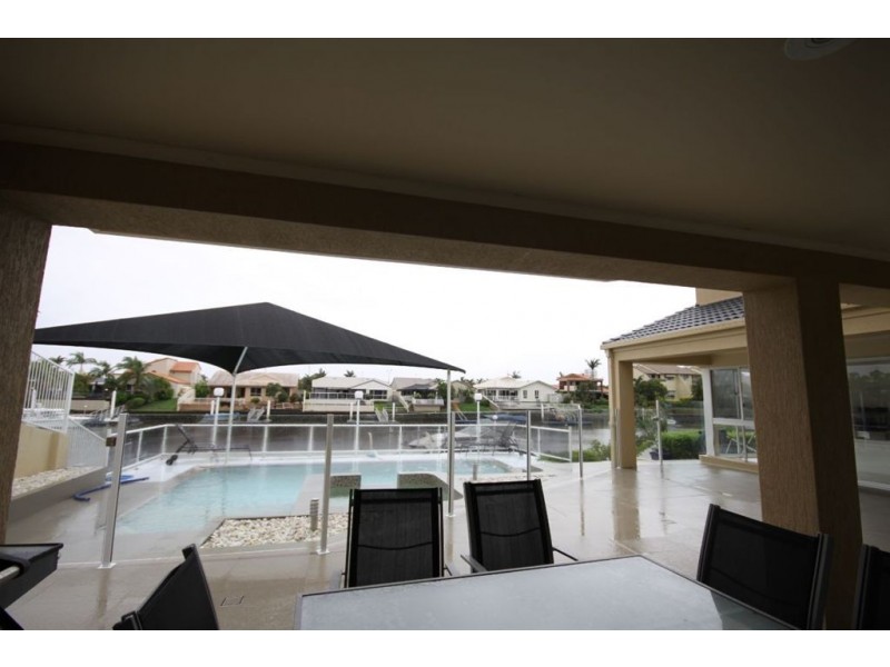 10 Sundance Way, Runaway Bay QLD 4216