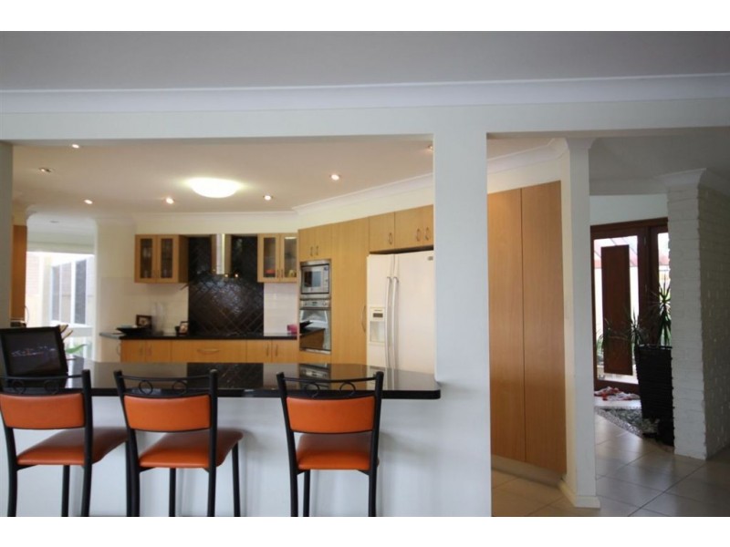 10 Sundance Way, Runaway Bay QLD 4216