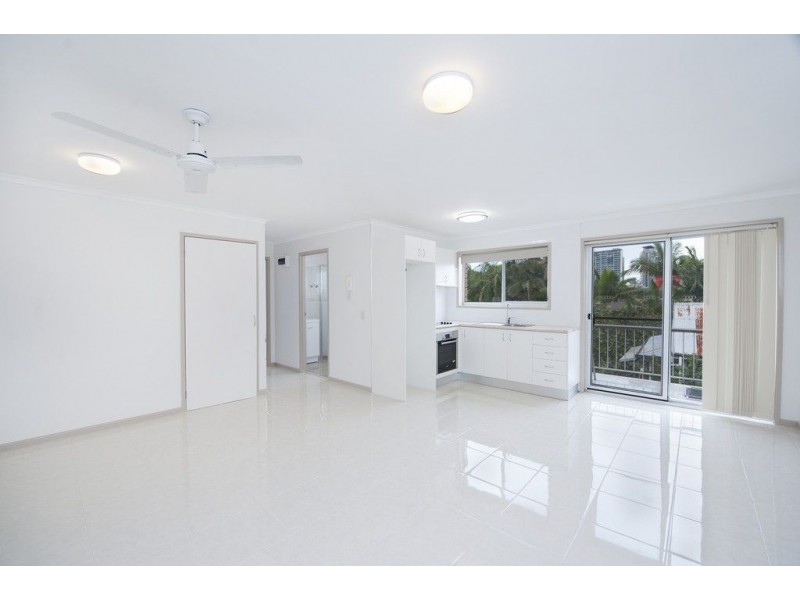 9/203 Scarborough Street, Southport QLD 4215