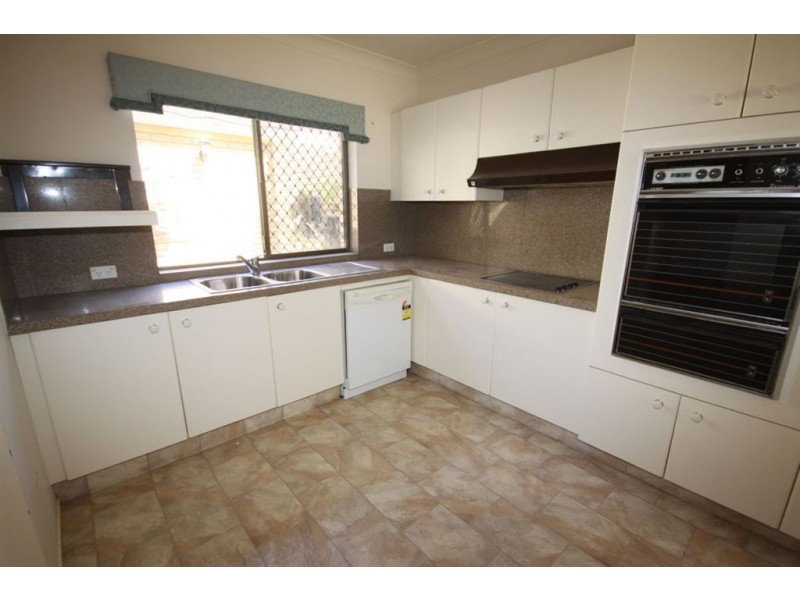 10/112 Bayview Street, Runaway Bay QLD 4216