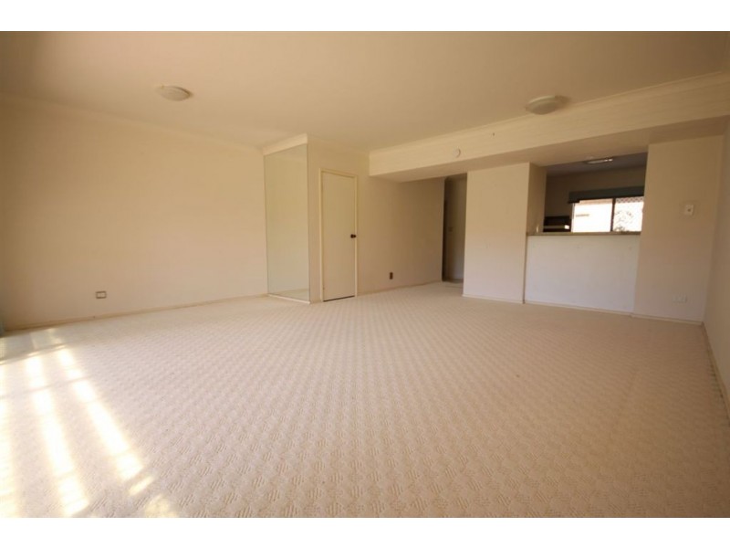 10/112 Bayview Street, Runaway Bay QLD 4216