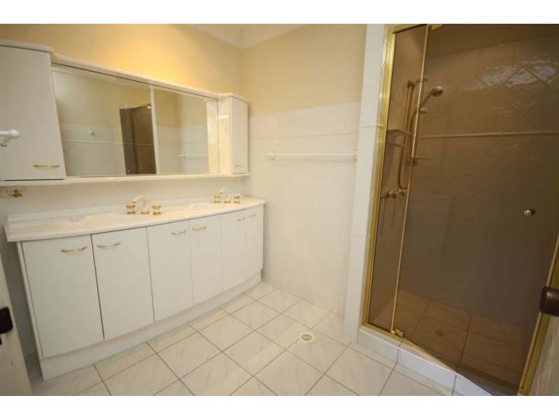 10/112 Bayview Street, Runaway Bay QLD 4216