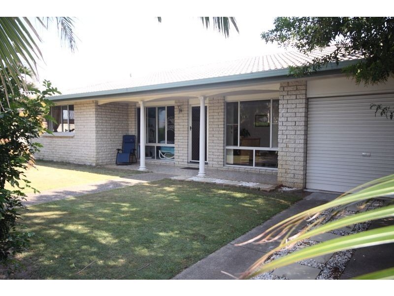 4 Dobell Ave, Paradise Point QLD 4216