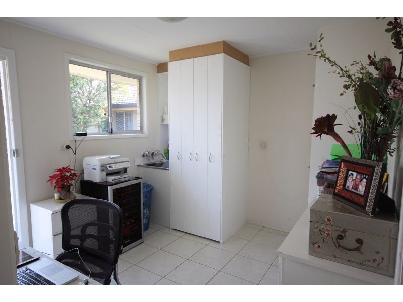 4 Dobell Ave, Paradise Point QLD 4216