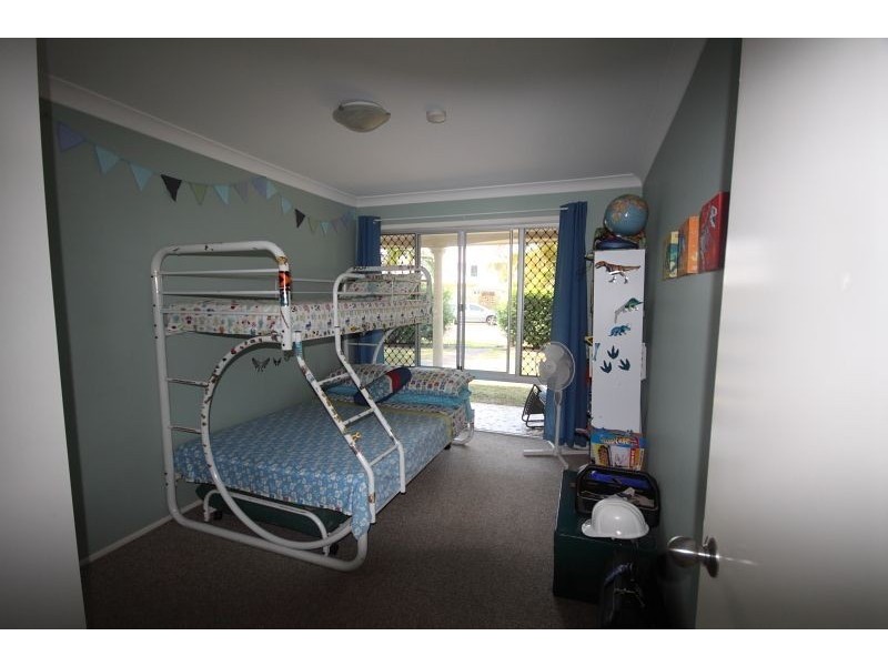 4 Dobell Ave, Paradise Point QLD 4216