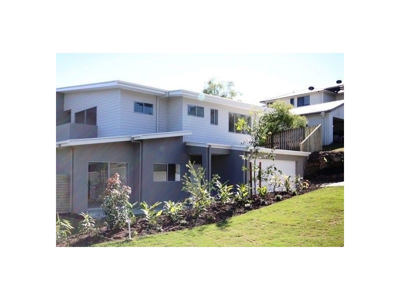 1/9 Maslin Chase, Pacific Pines QLD 4211