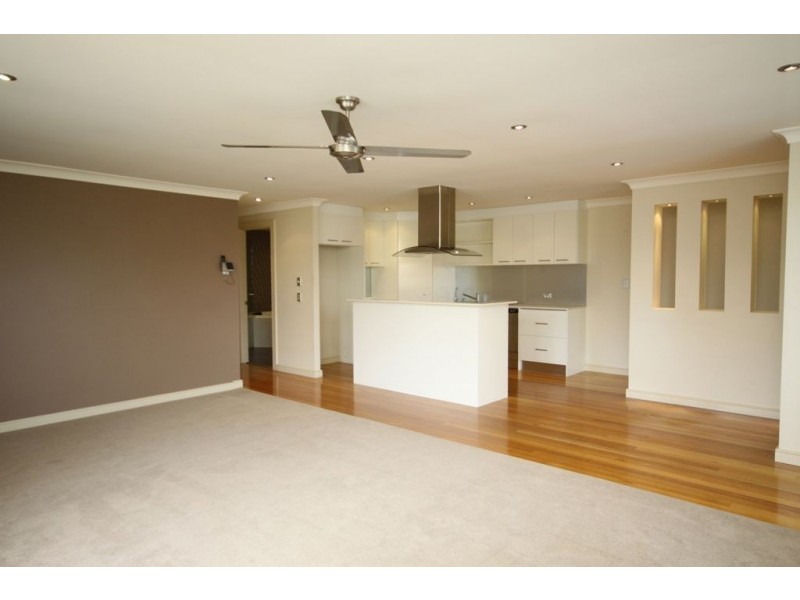 2/54 Markham Avenue, Runaway Bay QLD 4216