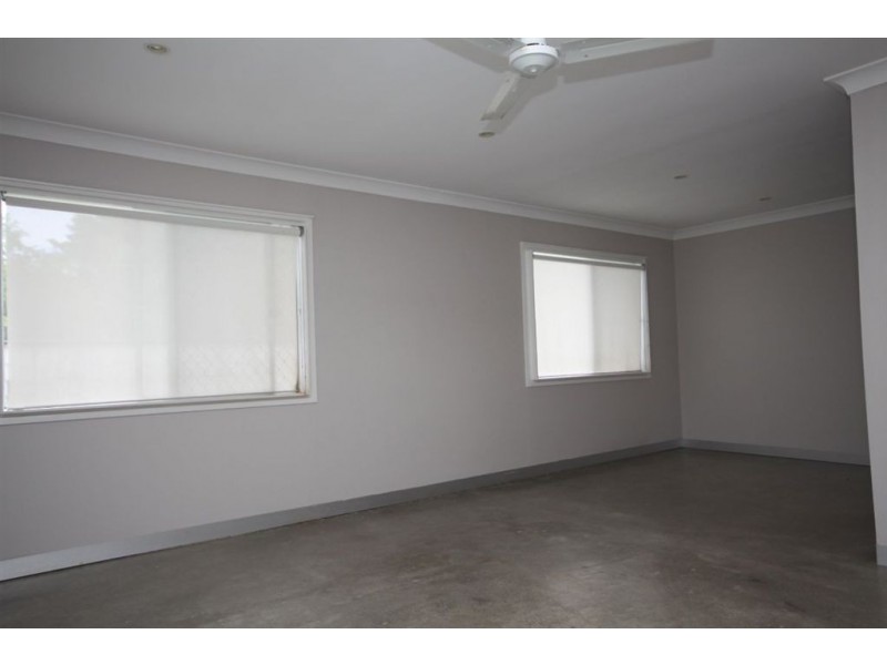 20 Ashgrove Avenue, Runaway Bay QLD 4216