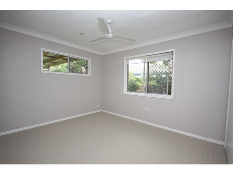 20 Ashgrove Avenue, Runaway Bay QLD 4216