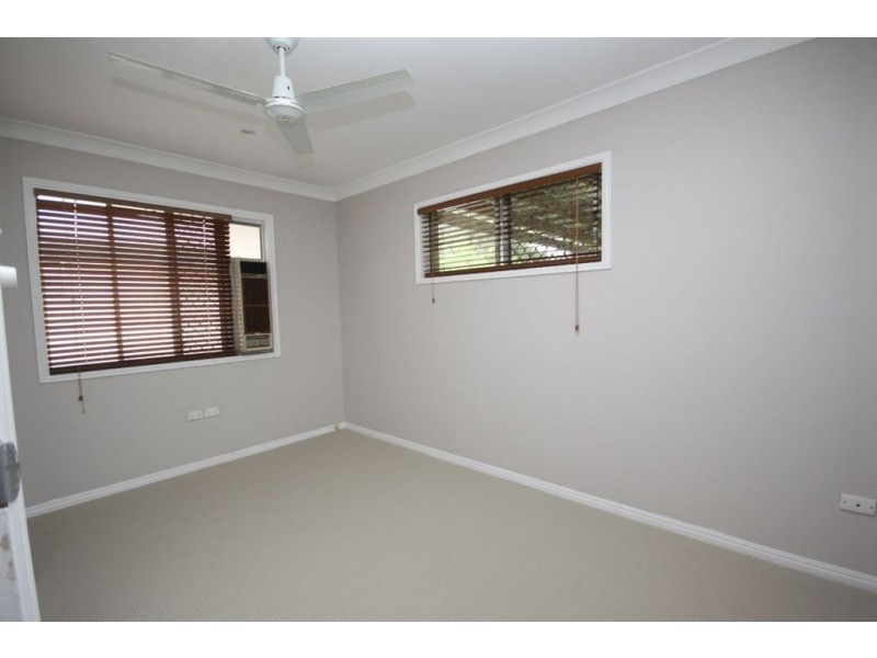 20 Ashgrove Avenue, Runaway Bay QLD 4216