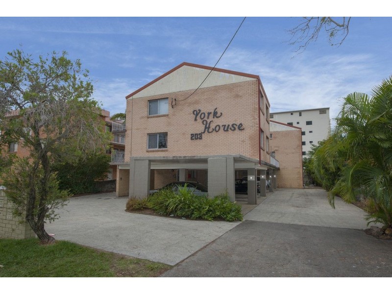 9/203 Scarborough Street, Southport QLD 4215