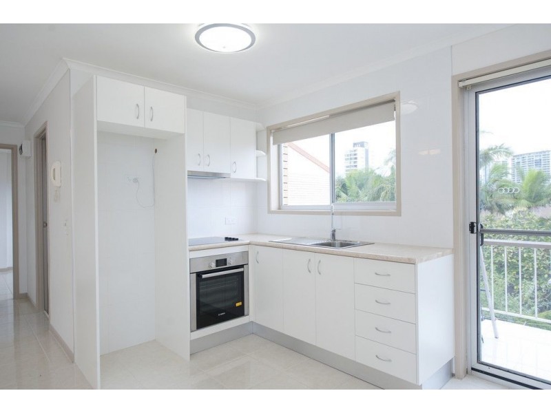 9/203 Scarborough Street, Southport QLD 4215