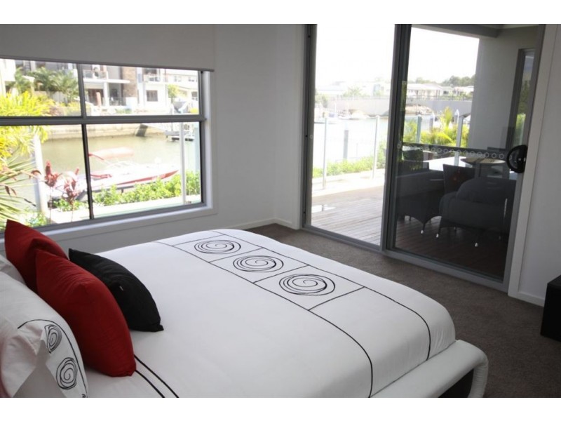 64 East Quay Drive, Biggera Waters QLD 4216