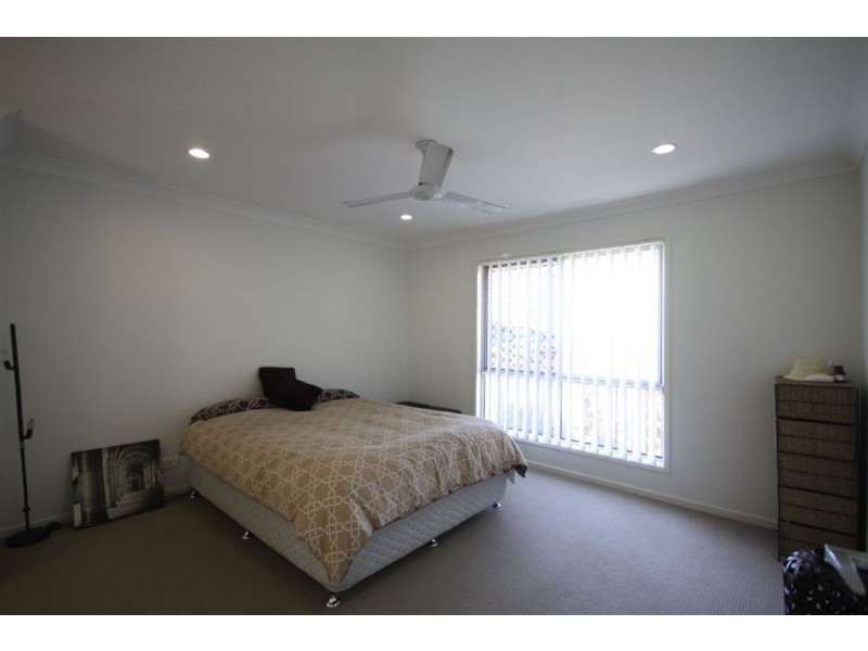 2/15 Elmore Drive, Ormeau QLD 4208