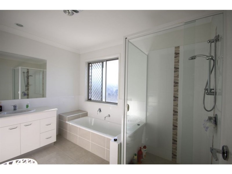 2/15 Elmore Drive, Ormeau QLD 4208
