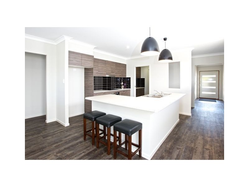 34 South Quay Drive, Biggera Waters QLD 4216