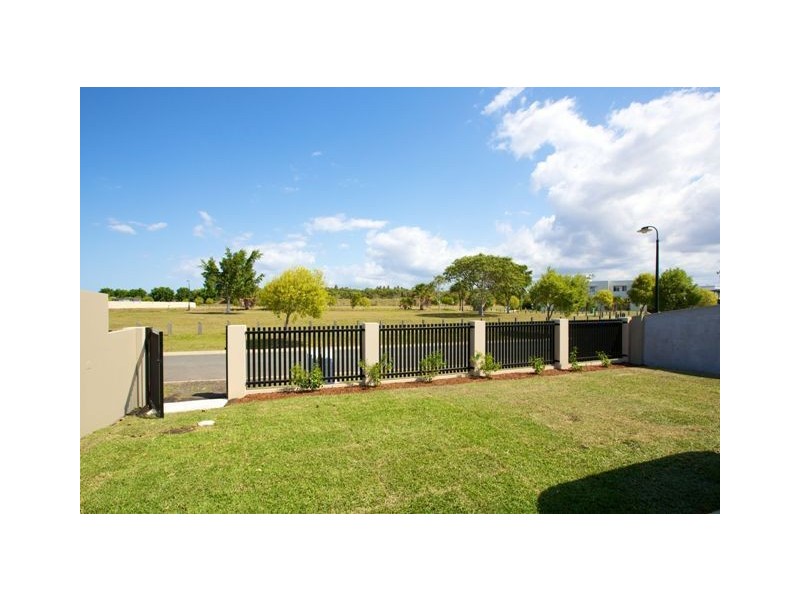 34 South Quay Drive, Biggera Waters QLD 4216