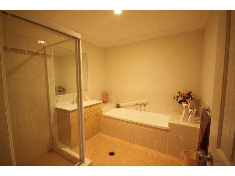 2/12 Marybeth Crescent, Molendinar QLD 4214
