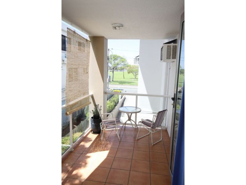 8/130 Marine Parade, Southport QLD 4215