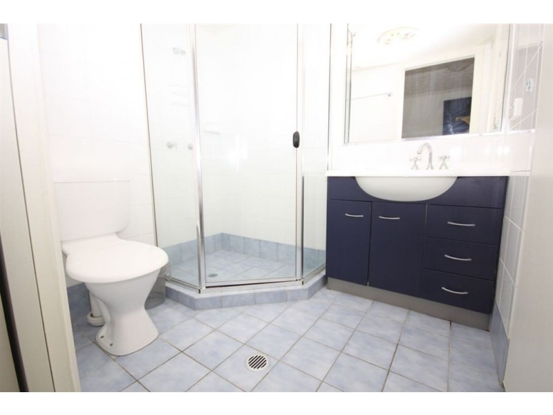 8/130 Marine Parade, Southport QLD 4215