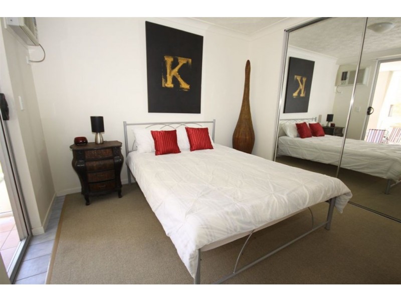 8/130 Marine Parade, Southport QLD 4215