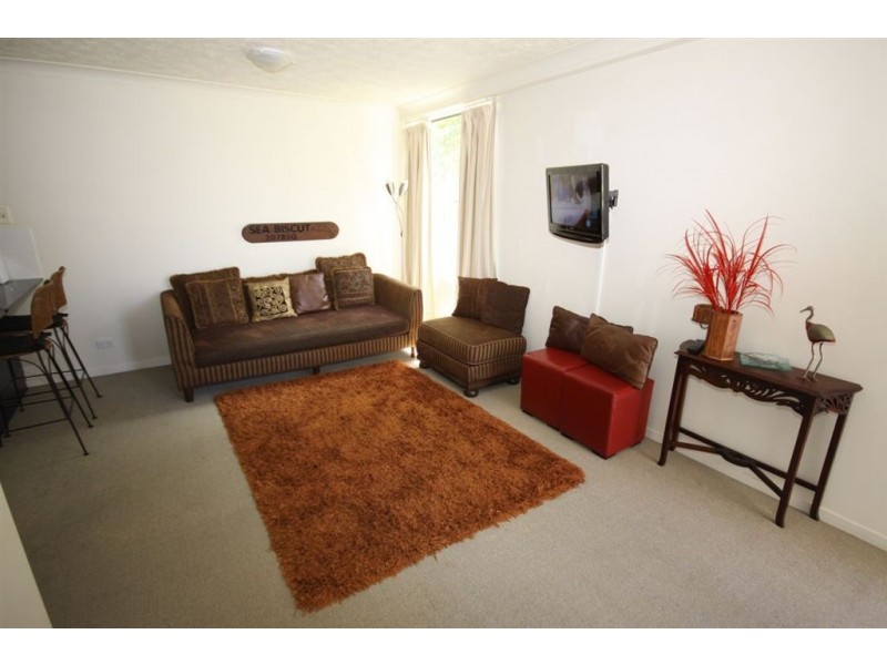 8/130 Marine Parade, Southport QLD 4215