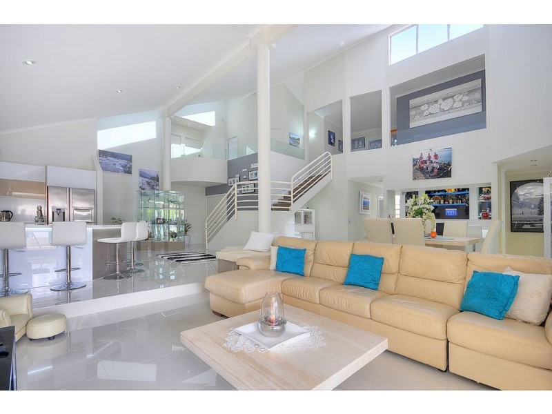 75 Pebble Beach Drive, Runaway Bay QLD 4216