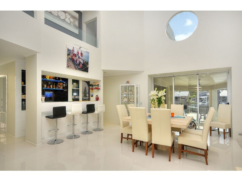 75 Pebble Beach Drive, Runaway Bay QLD 4216