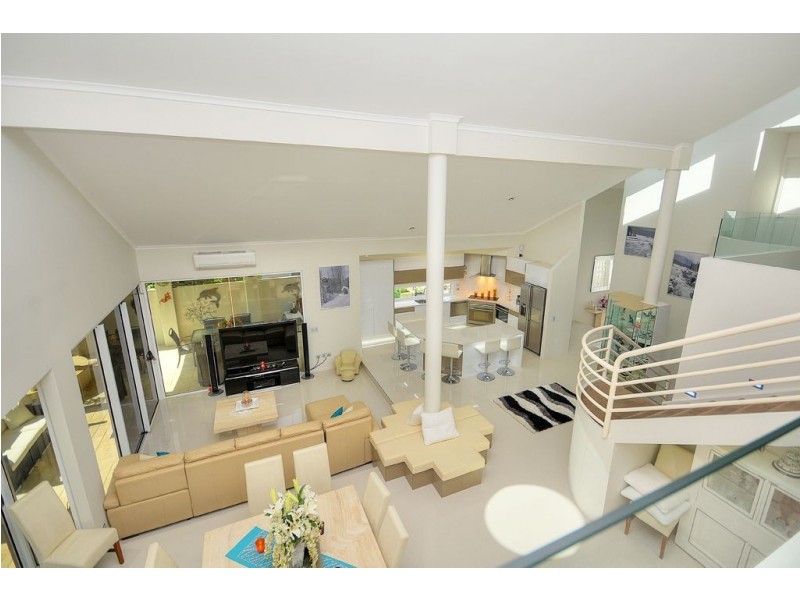 75 Pebble Beach Drive, Runaway Bay QLD 4216