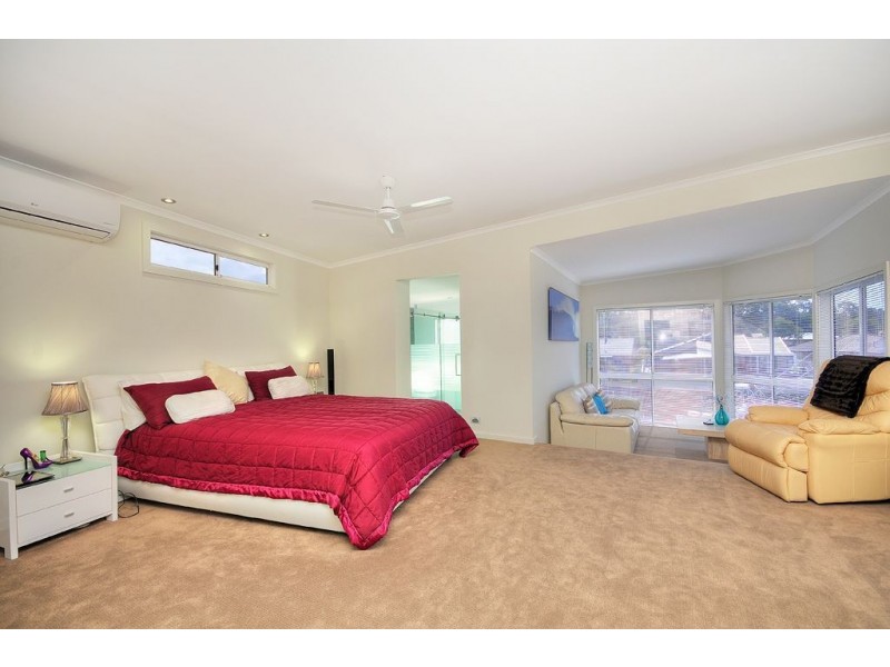 75 Pebble Beach Drive, Runaway Bay QLD 4216