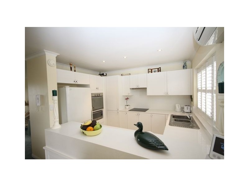 12/106 Bayview Street, Runaway Bay QLD 4216