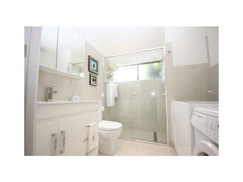 12/106 Bayview Street, Runaway Bay QLD 4216