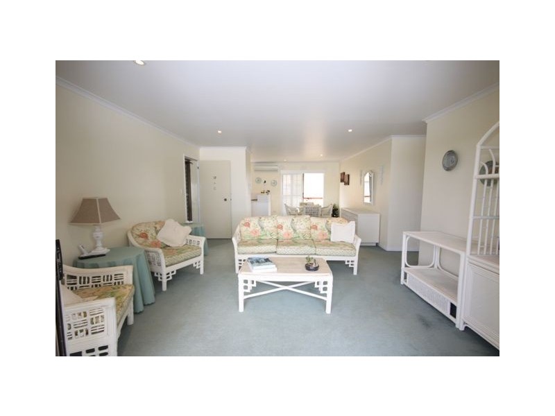 12/106 Bayview Street, Runaway Bay QLD 4216