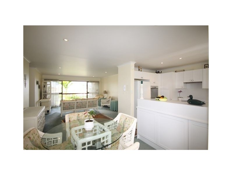 12/106 Bayview Street, Runaway Bay QLD 4216