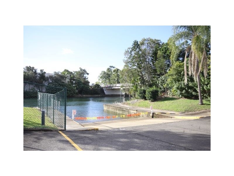 12/106 Bayview Street, Runaway Bay QLD 4216