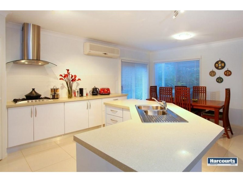 13 Lowe Court, Maudsland QLD 4210